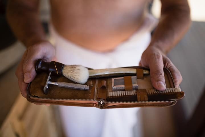 Men's shaving kit