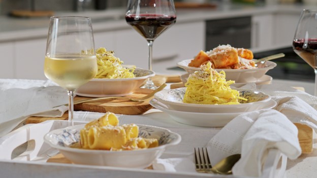 A plate of pasta.
